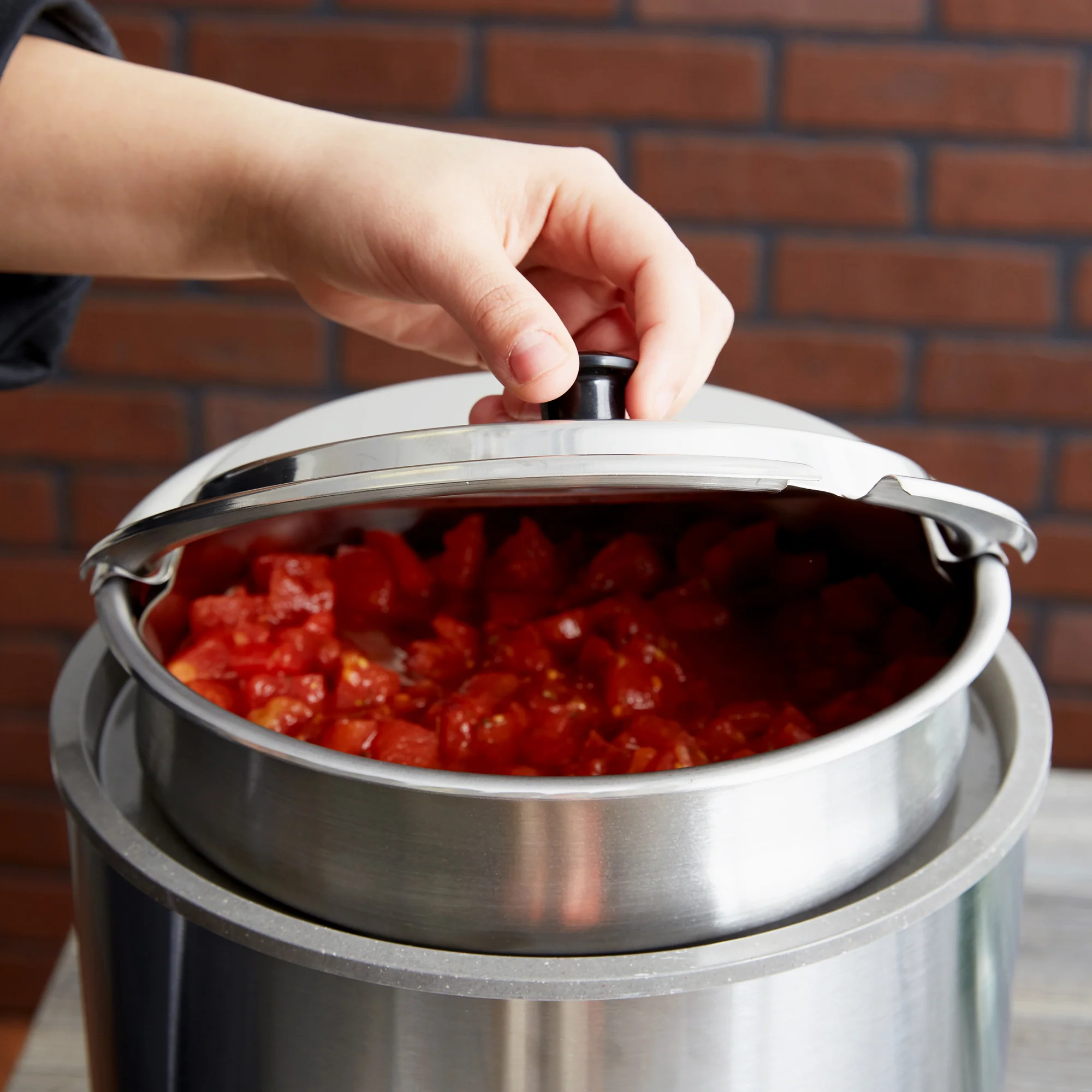 Vollrath Round Hinged Insert Cover with Slot - Image 8